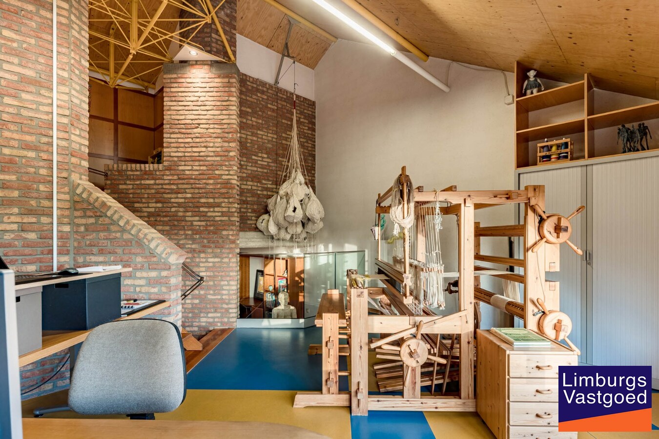 Gezinswoning met zuidgerichte tuin en garage, 5a 85ca 