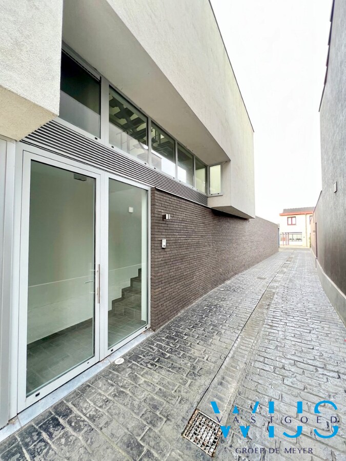 Uniek lichtrijk tweeslaapkamerappartement in hartje ERTVELDE! 