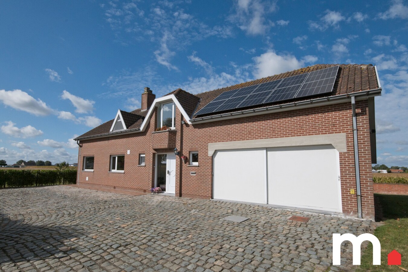 Unieke villa omringd tussen de velden en prachtige verzichten ! 