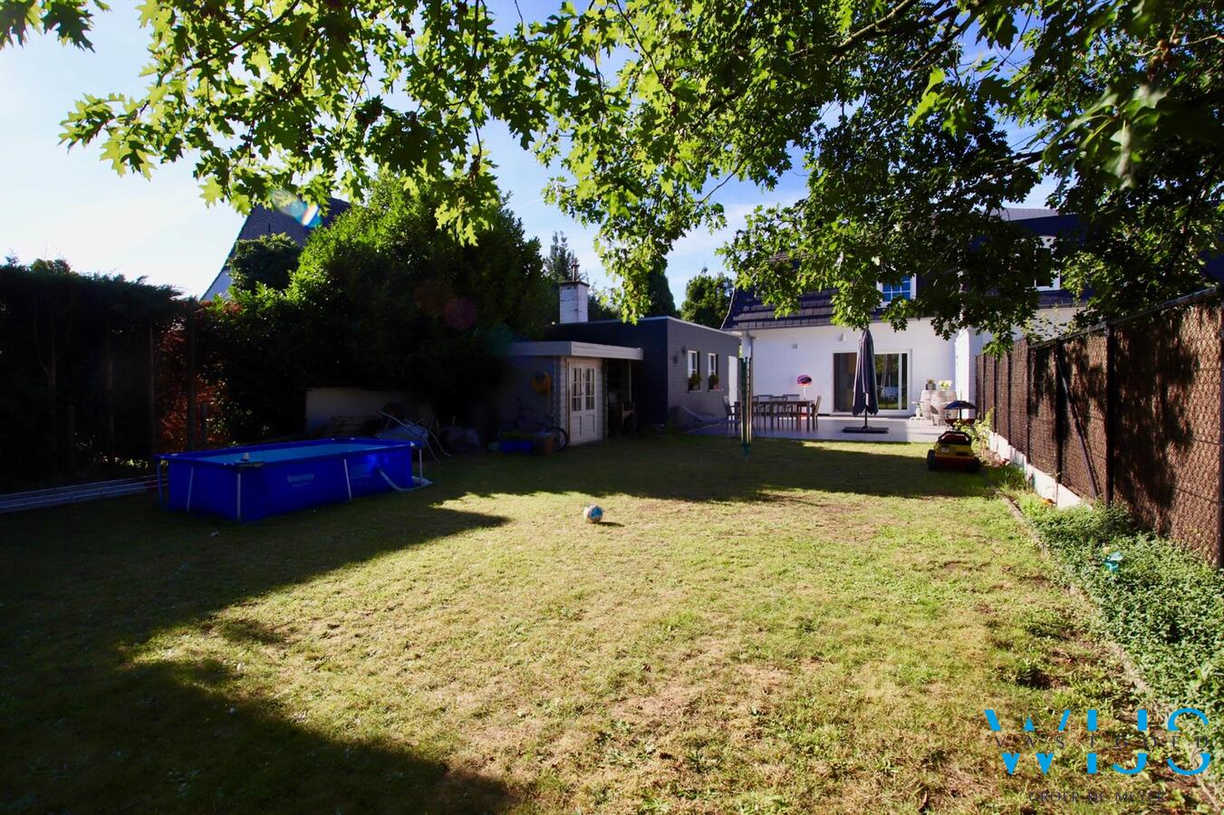 Instapklaar karaktervol woonhuis op een TOPlocatie in Eeklo ! 