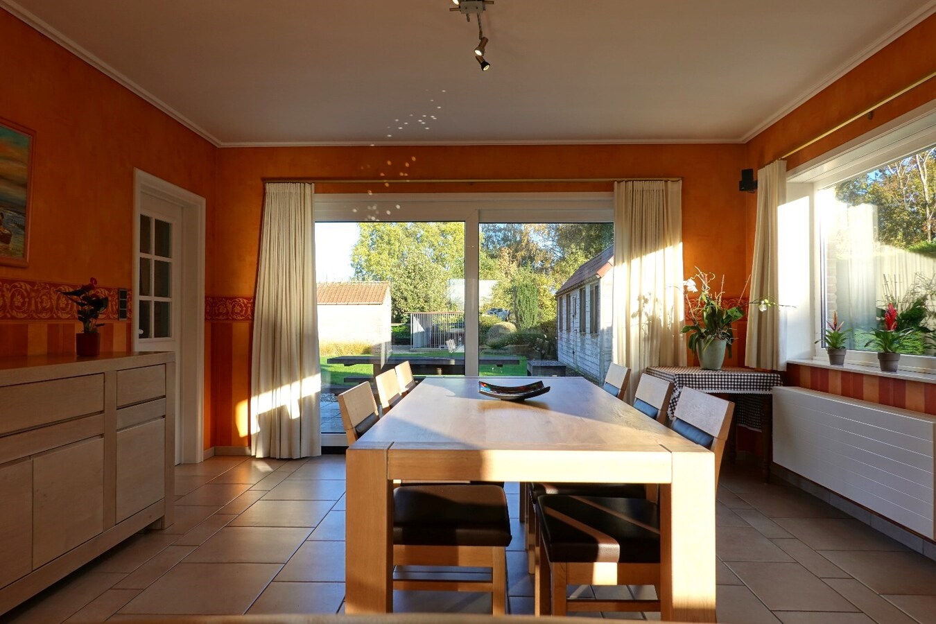 Stijlvolle villa met 4 slaapkamers en grote tuin 