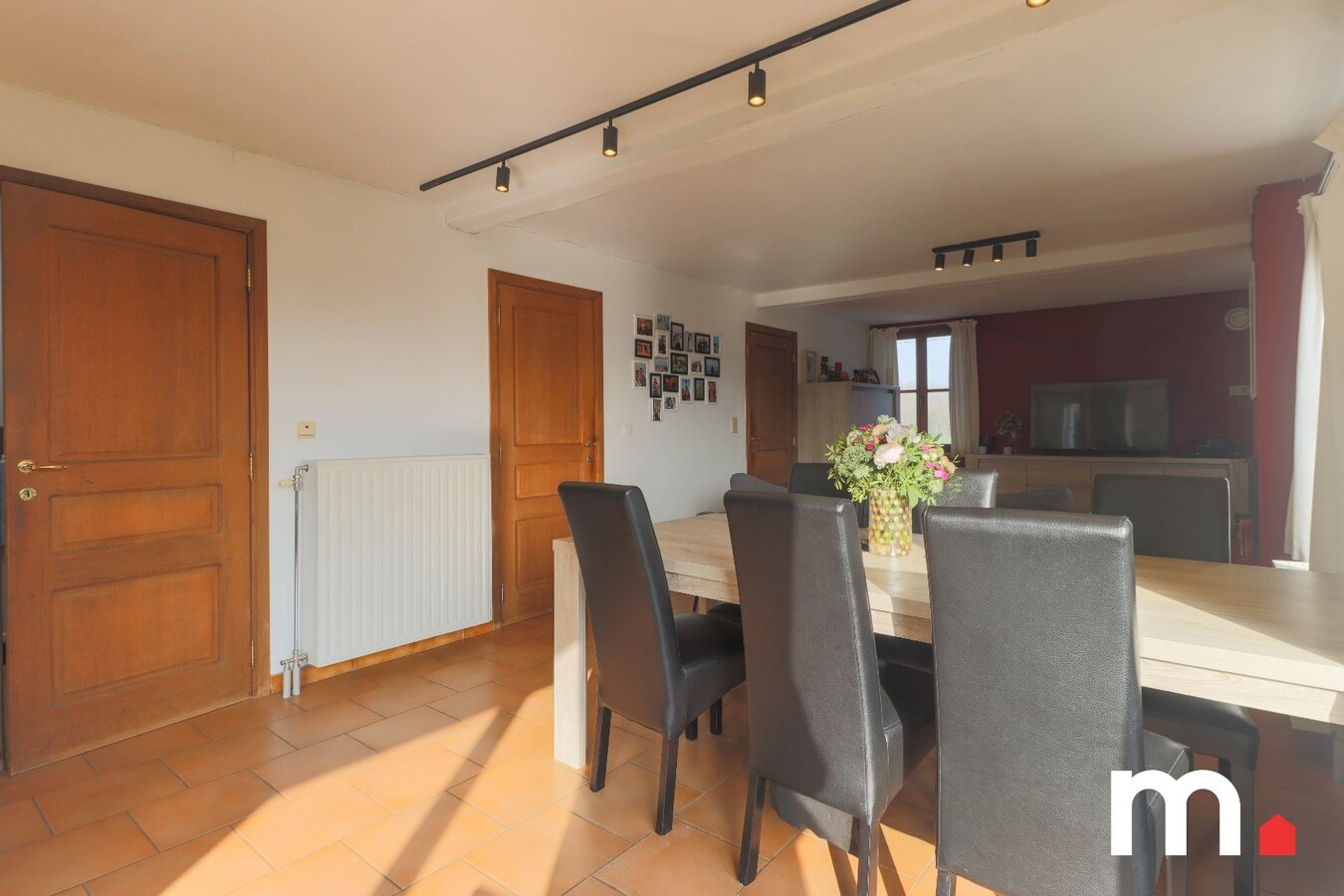 Zeer sympathieke en knusse woning aan de voet van de Kwaremont en de Kluisberg. 