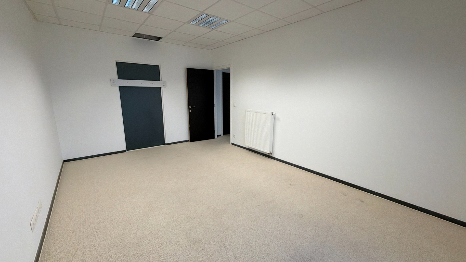Bedrijfsunits met magazijn en kantoor te huur in Mechelen-Noord