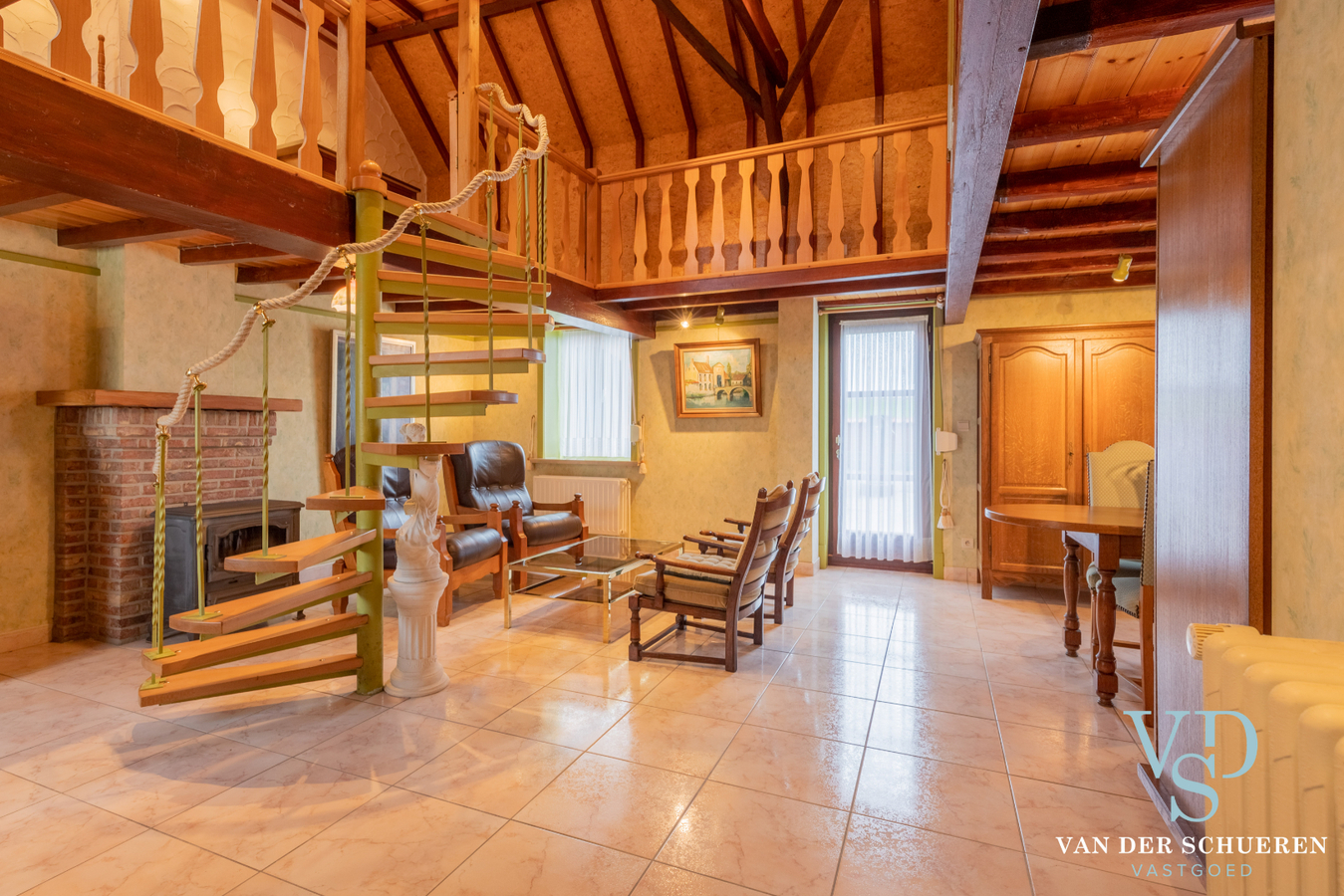 Exceptioneel gelegen eigendom in Makkegem. 