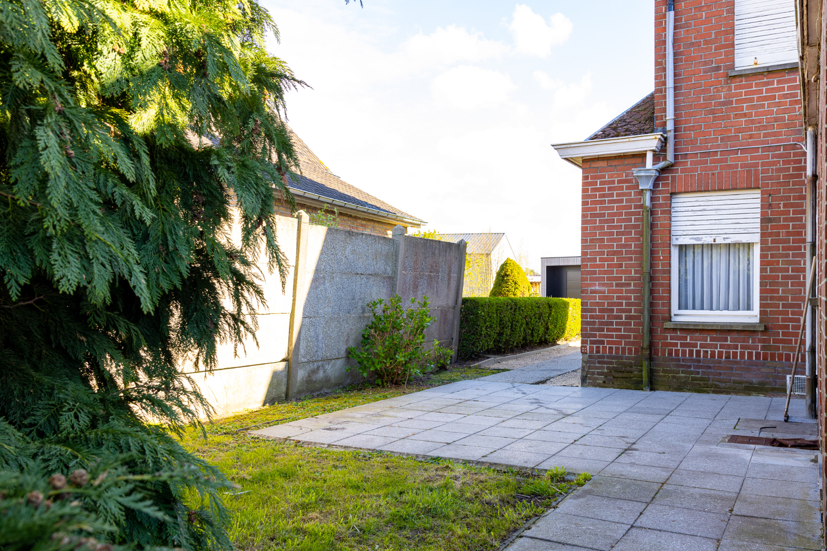 Charmante te renoveren woning op 469m² landelijk gelegen te Maldegem 