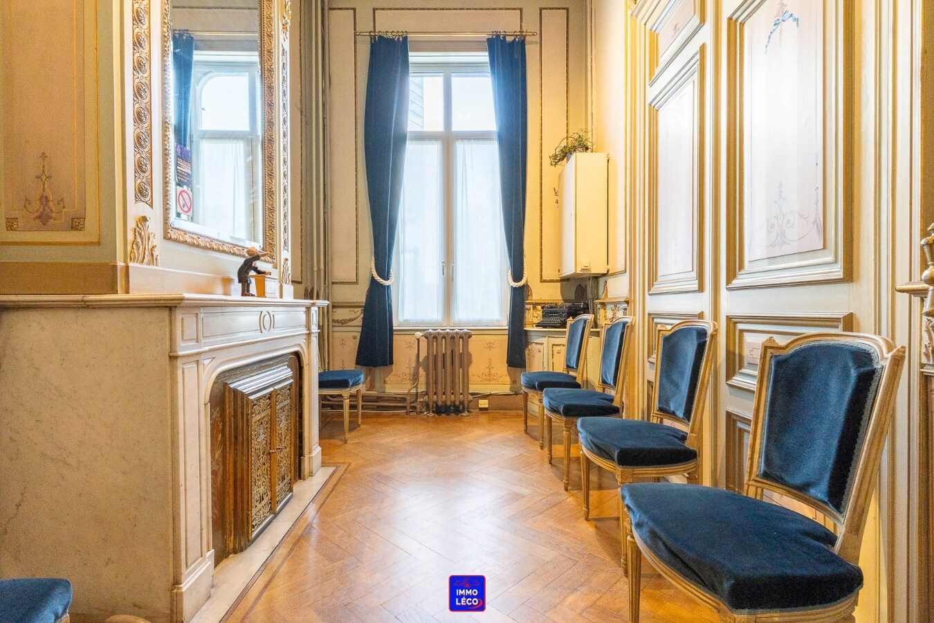 Maison de Maître chargée d'histoire, une propriété unique dans le centre-ville ! 