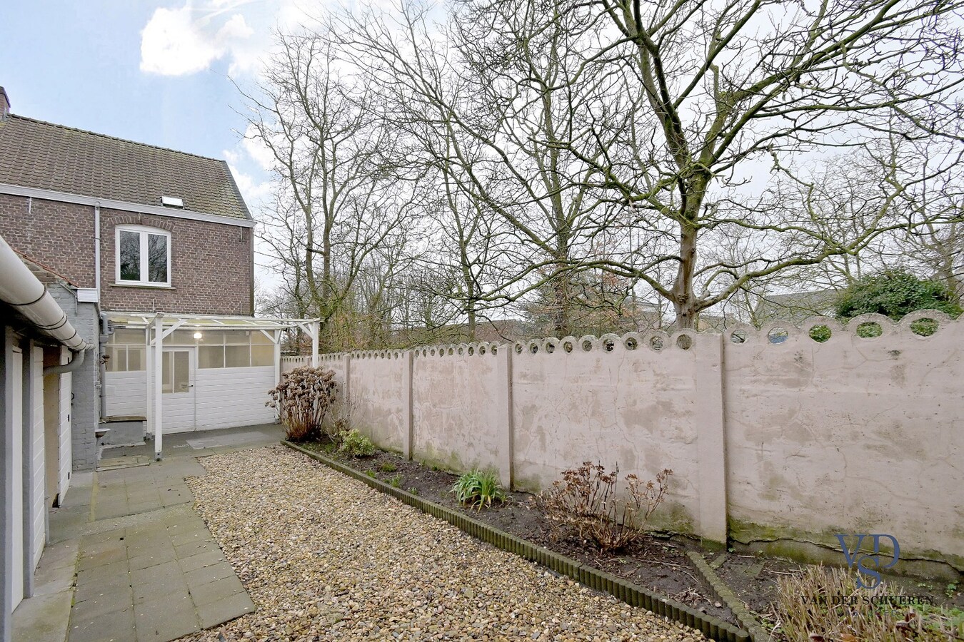 Te renoveren gezinswoning. 