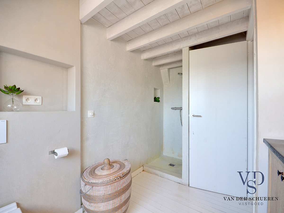 Parel nabij de Baaigemse Prinsenmolen. 