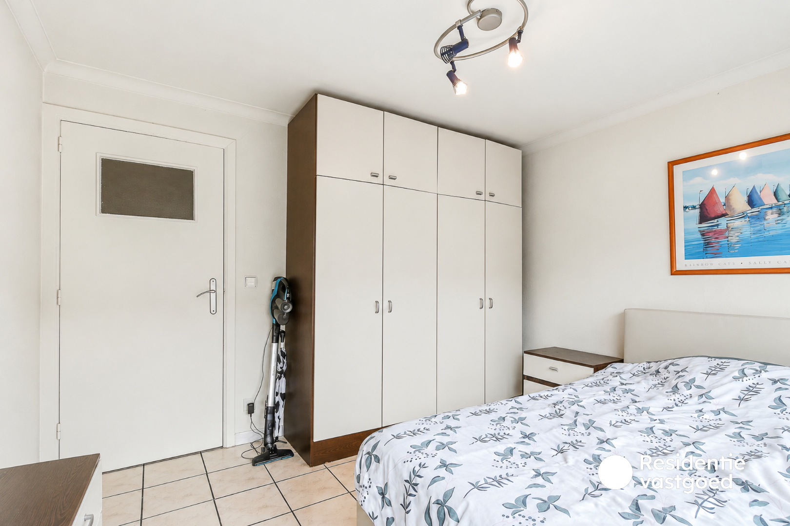 Tweeslaapkamerappartement met privatieve staanplaats nabij het centrum van De Haan 