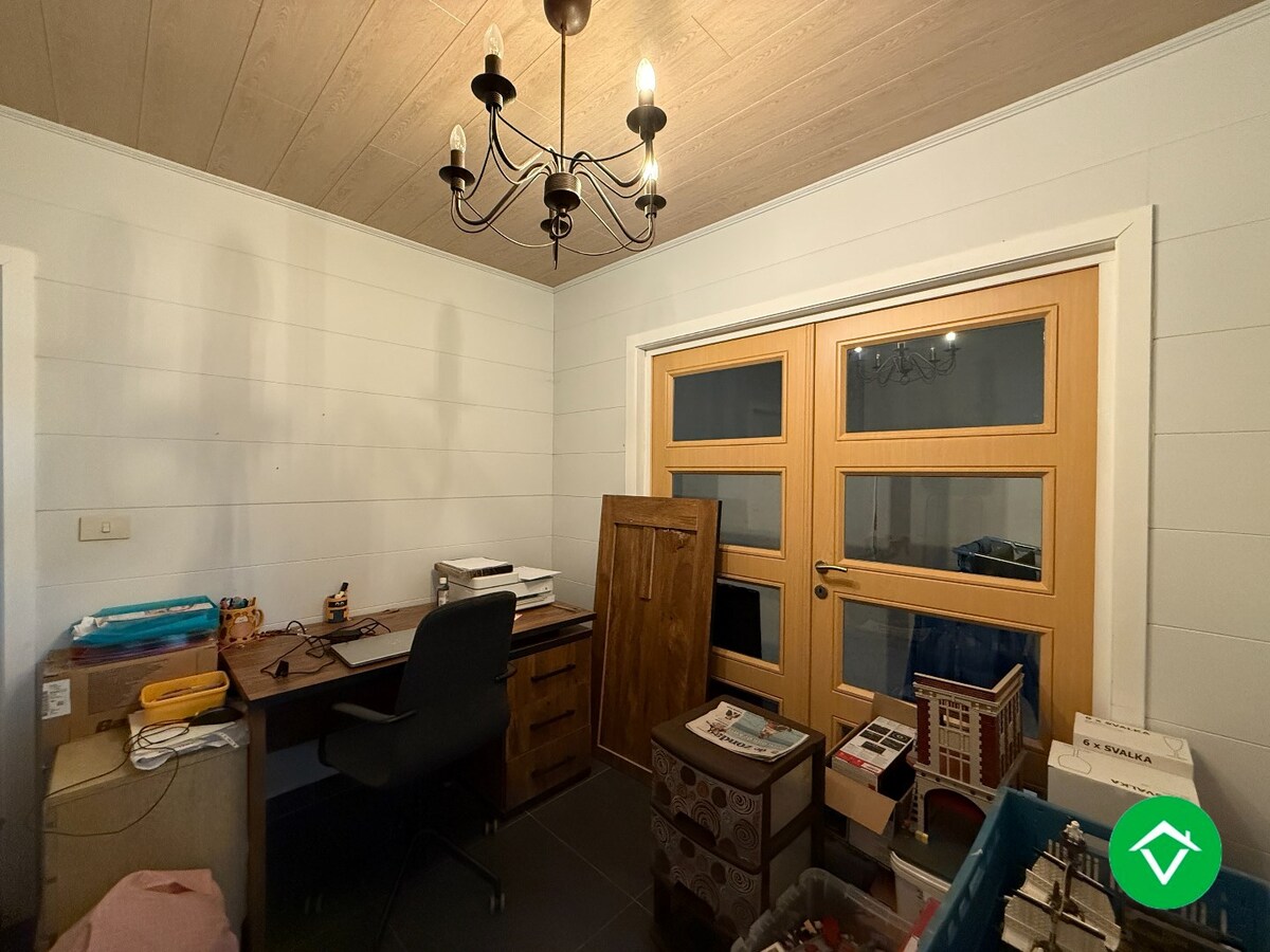 Rijwoning met 3 slaapkamers en tuin te Izegem 