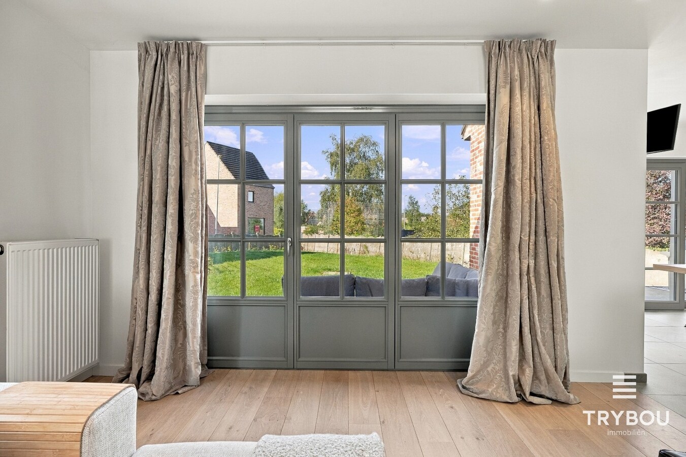 Alleenstaande luxueuze woning met 5 slaapkamers! 