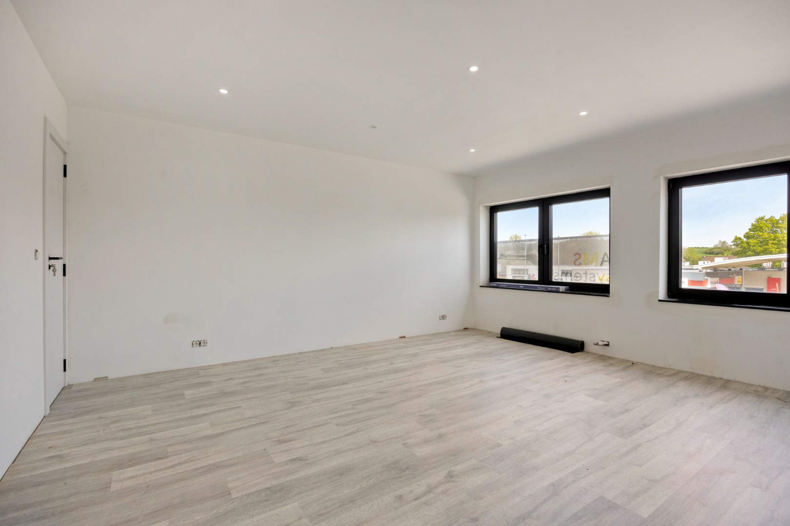 Gerenoveerd handelshuis met aangename tuin en garage op goede ligging in Herent 