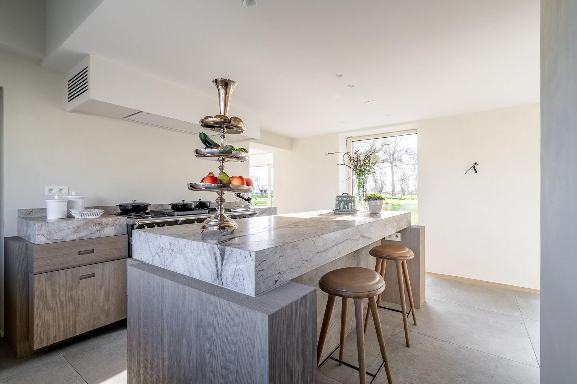 OPENDEURDAG Zaterdag 02/05 - 10u30 - 12u30 (Pereboomstraat 1 te Damme) : Uitzonderlijk gerenoveerde Hoeve met bijhuis op een domein van 1,5 hectare 