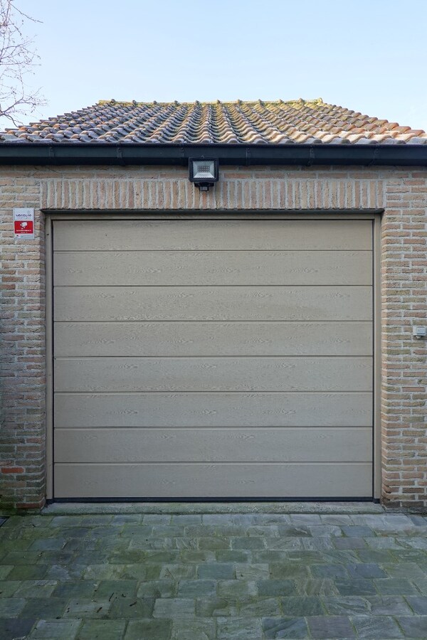 Ruime halfopen woning op uitstekende ligging 