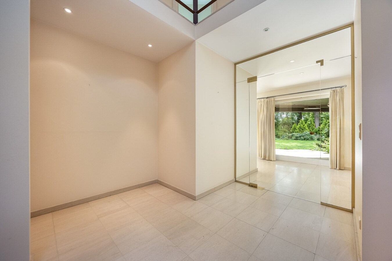 Exclusieve villa met gelijkvloerse master suite, prachtige tuin en uitzonderlijk wooncomfort 