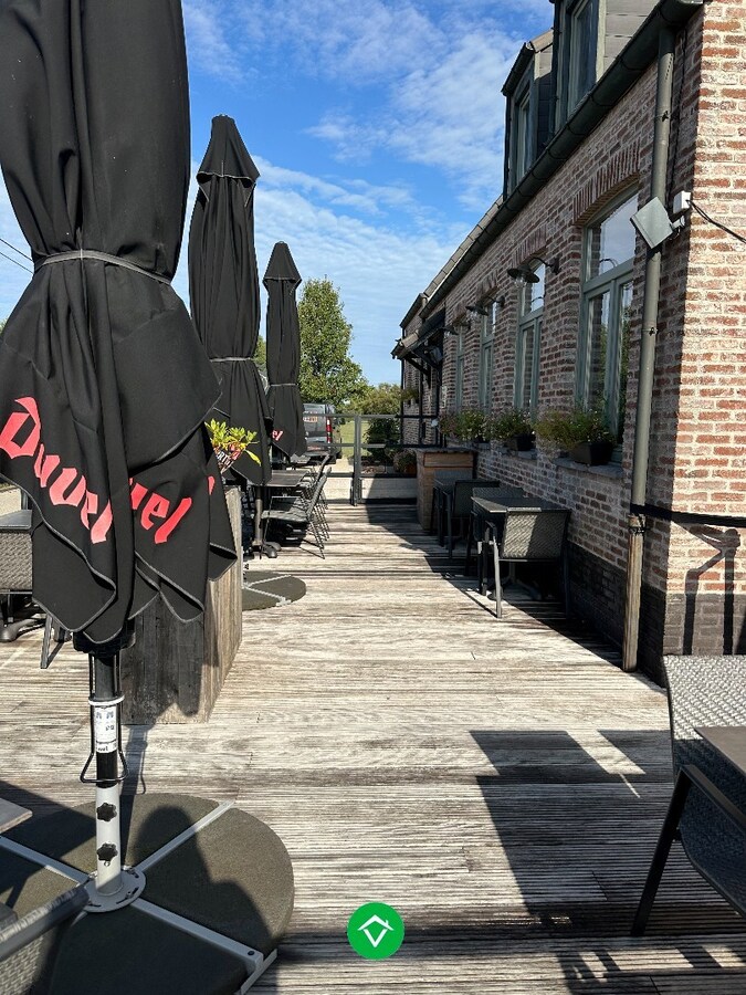 Combinatie wonen &amp; werken: horecazaak met woonst in Eernegem 