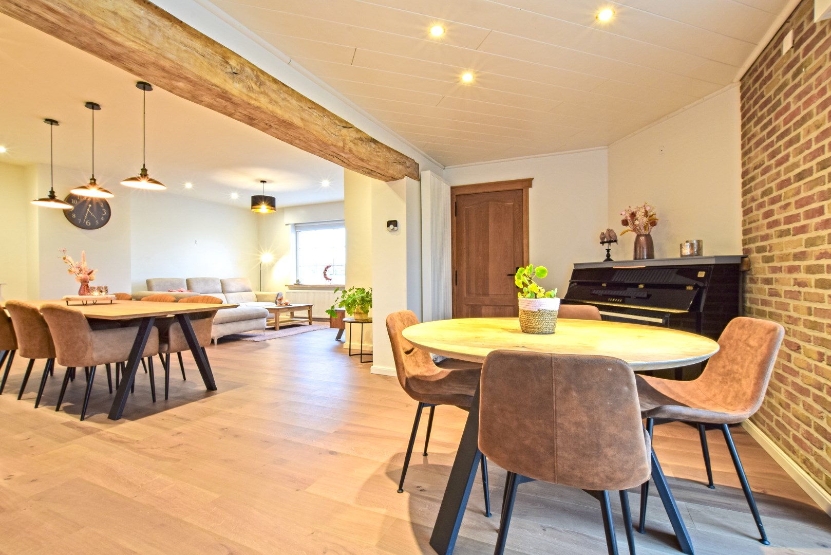 Open bebouwing met 4 slaapkamers op een prachtige locatie vlakbij de Ijzer 