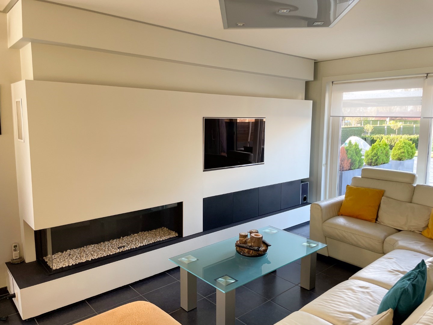 Schitterend gelegen moderne half open bebouwing 2009 met 3 slpkmrs, grote tuin en energiezuinig EPC123kWh/m². 