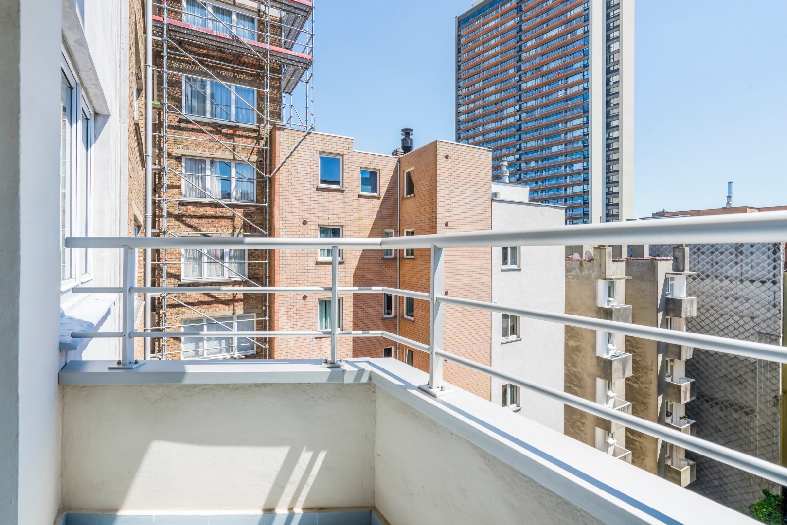 APPARTEMENT MET FRONTAAL ZEEZICHT IN CENTRUM OOSTENDE 