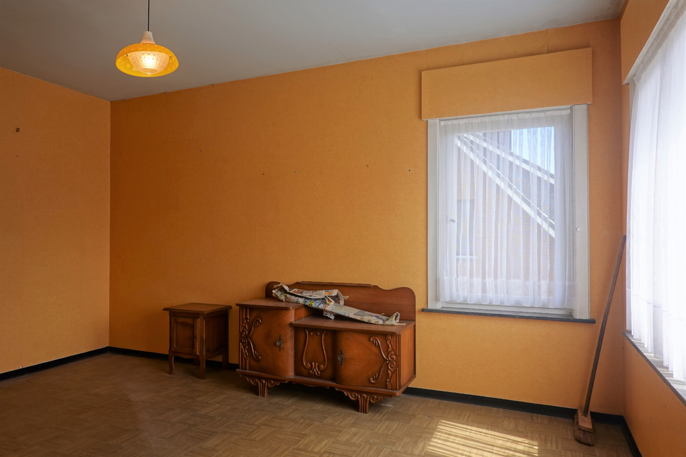 Alleenstaande woning met garage en mooie tuin 