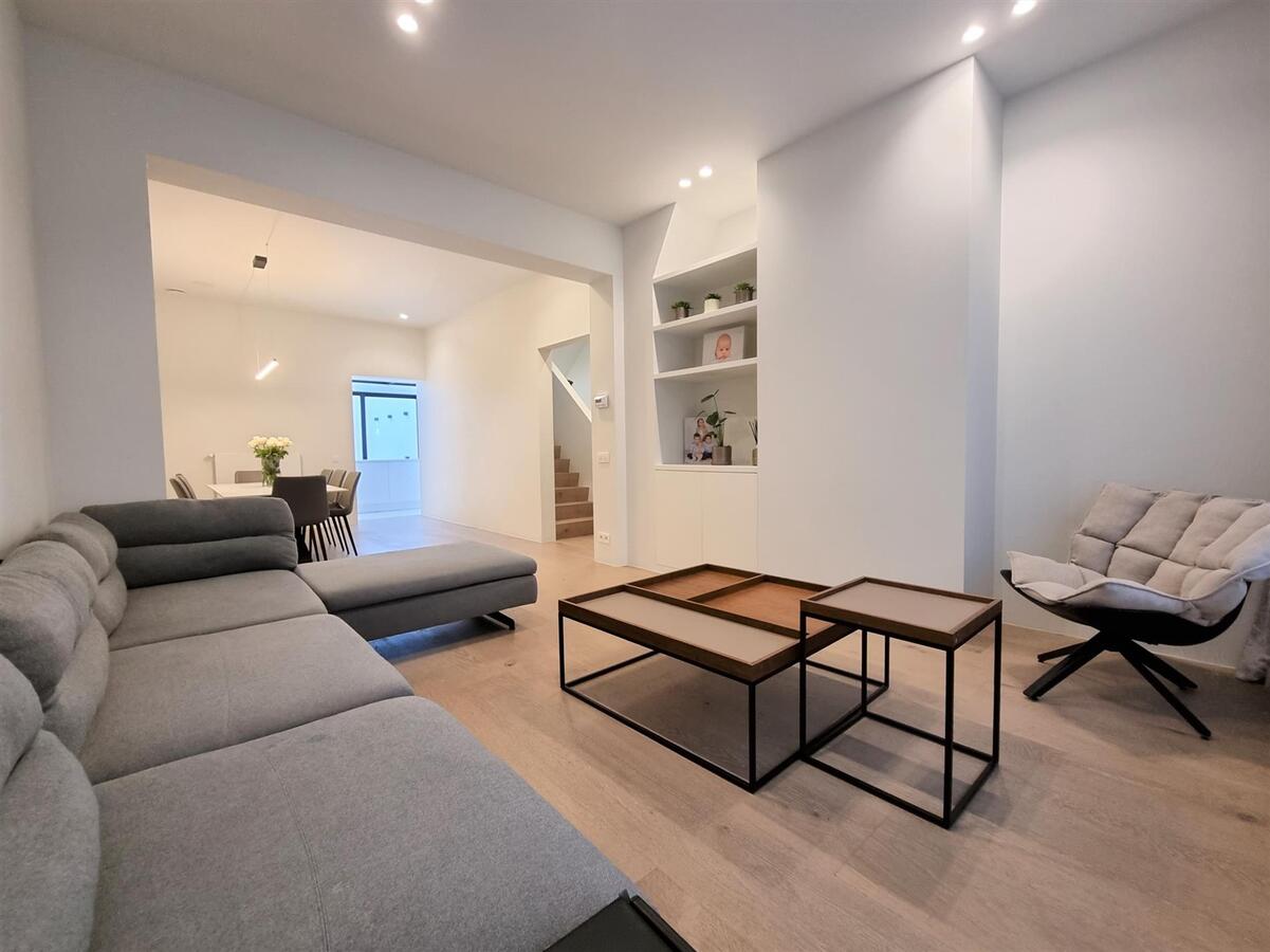 Subliem gerenoveerde woning met 5 slaapkamers &amp; 3 badkamers - Heist 