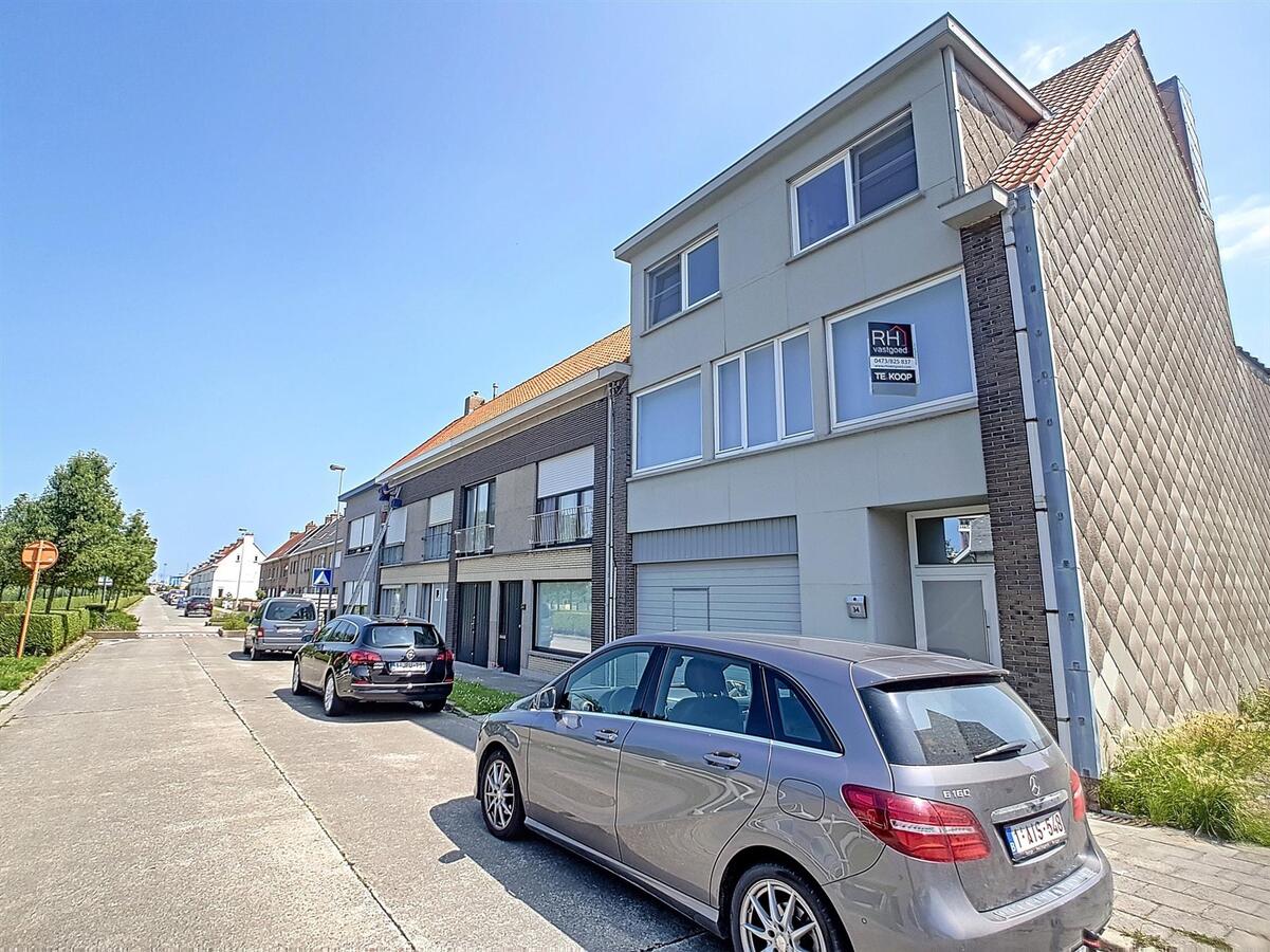 Mooie bel-étage met zeer ruime garage en knap aangelegde tuin - Zeebrugge 