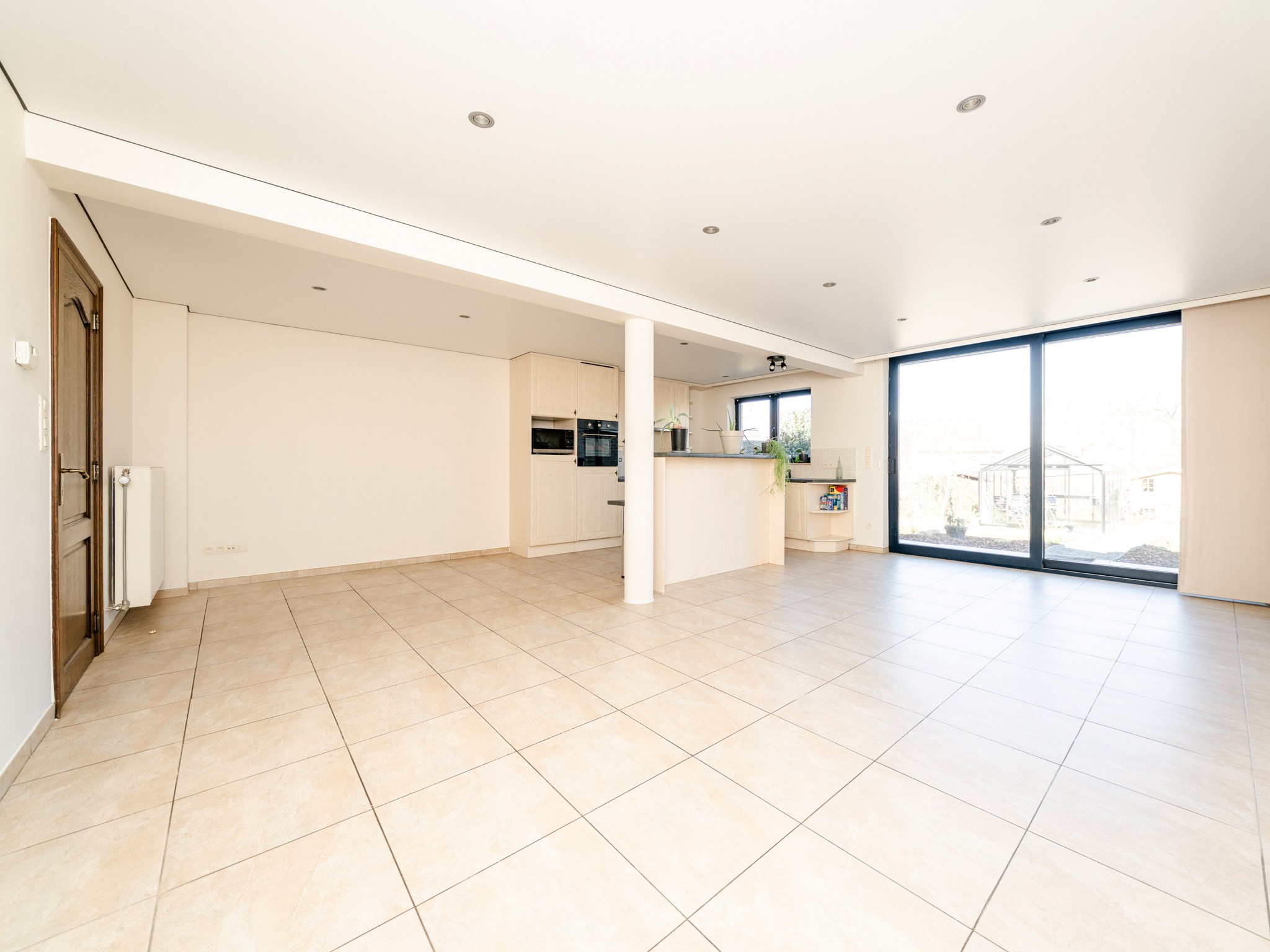 Energiezuinige, recente woning met 3 kamers, garage en tuin 