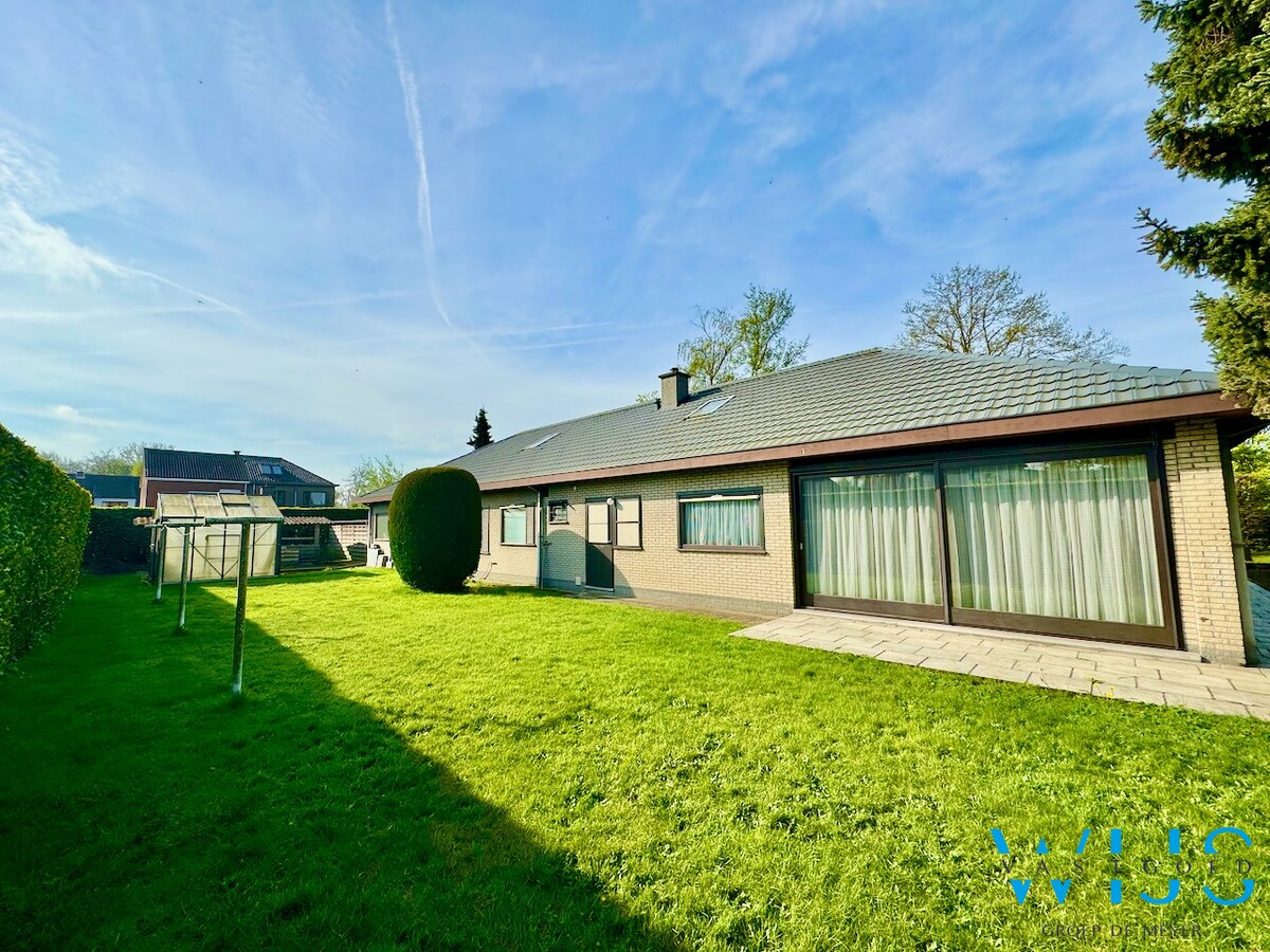 Schitterend woonhuis op een fantastisch perceel van 2859 m² te Drongen ! 