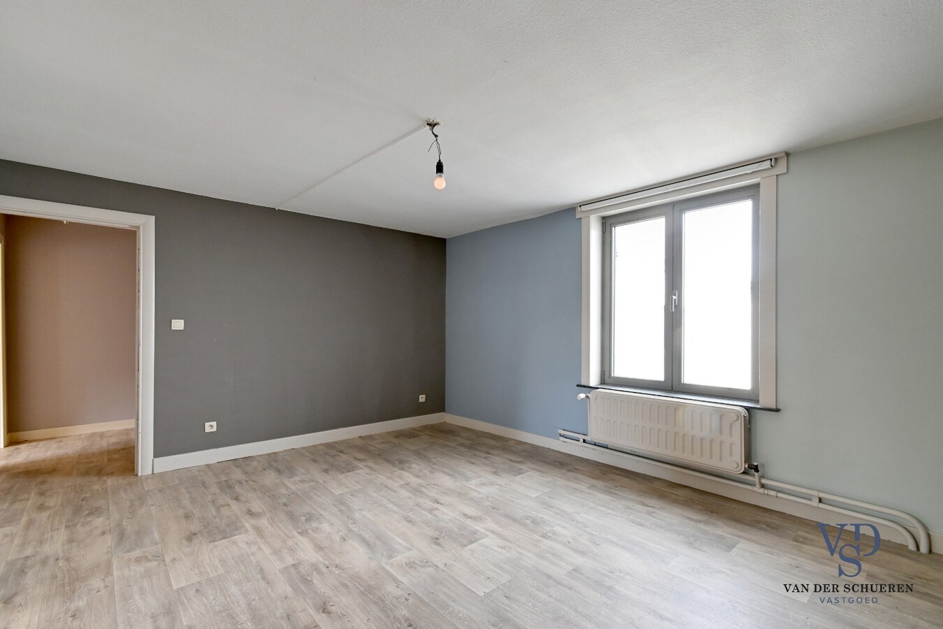 Te renoveren woning in centrum Balegem. 