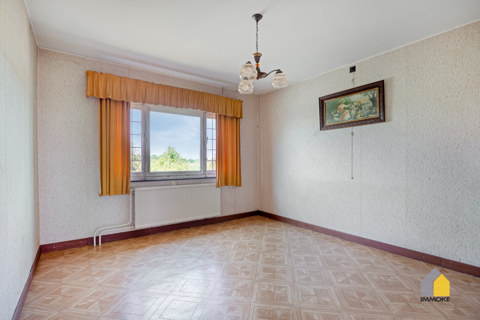Karaktervolle, halfvrijstaande woning op 7a 31ca met aangrenzend weiland 16a 50ca. 