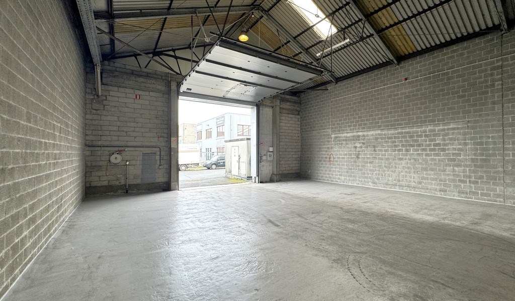 Magazijn te huur aan Houtdok in haven Antwerpen