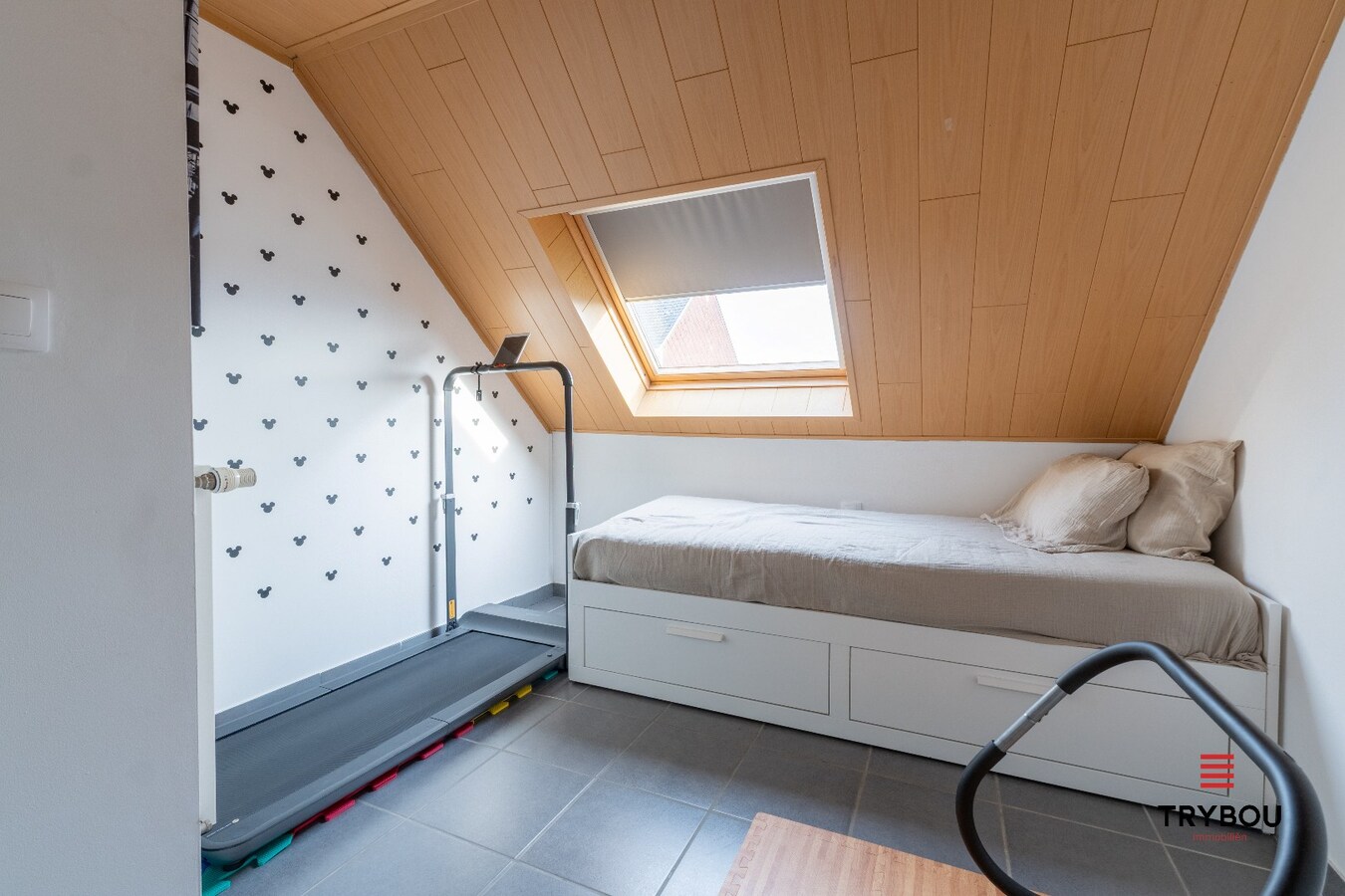 Instapklare woning met 3 slaapkamers, garage en tuin 