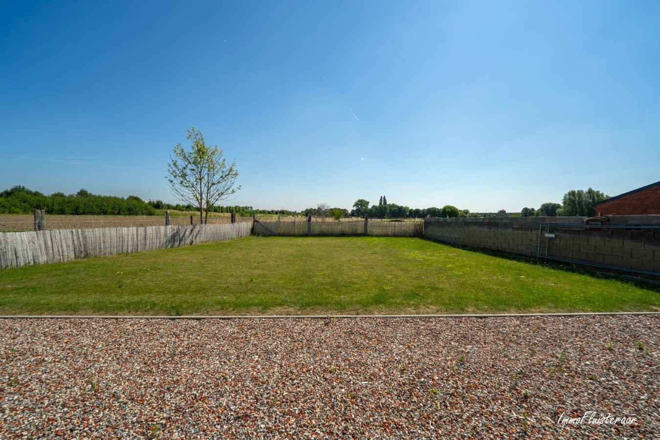 Unieke eigendom met paardenaccommodatie op 33.647 m² in Menen 