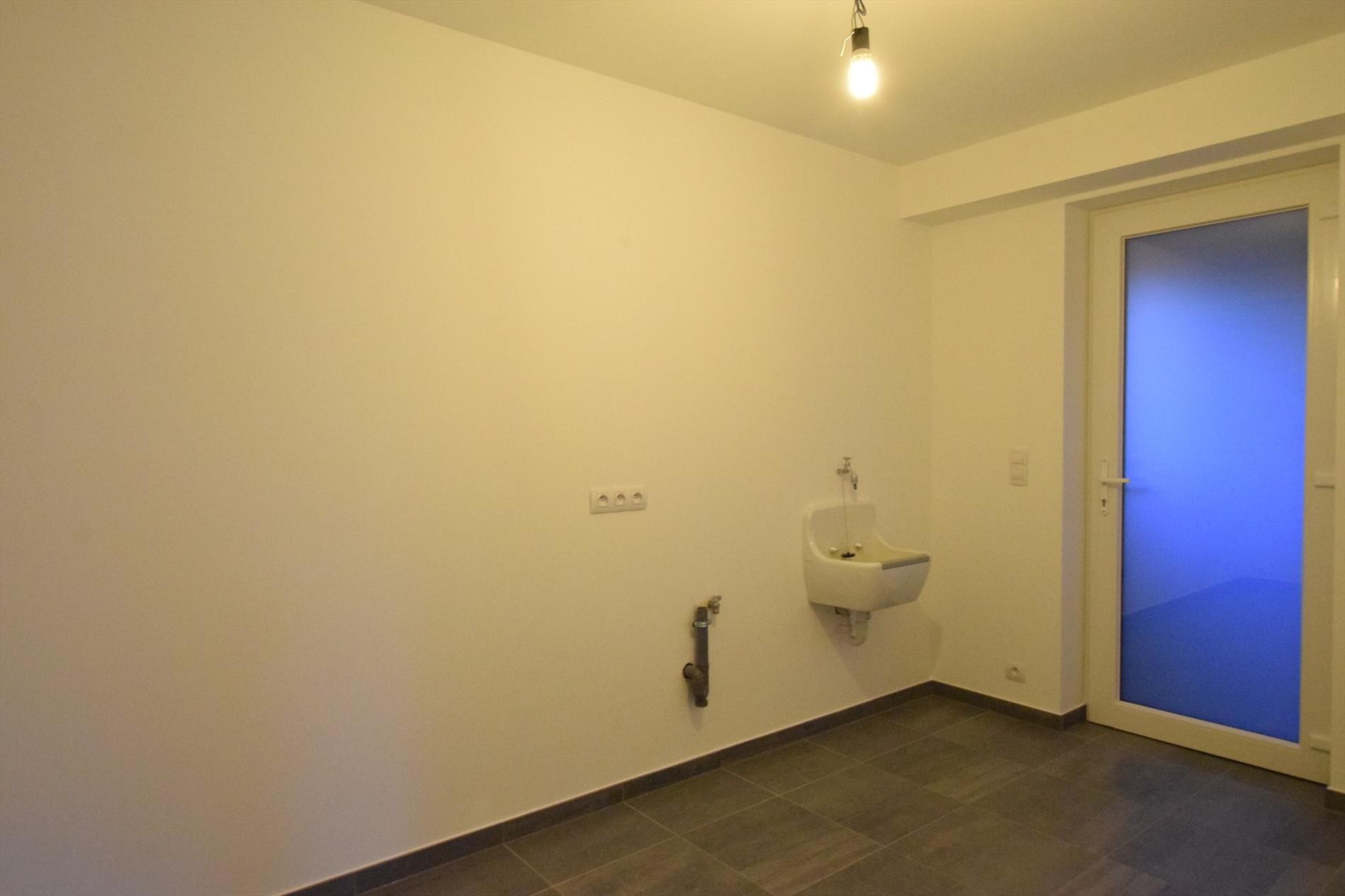 Recente halfopen bebouwing met 3 slaapkamers op uiterst rustige ligging te Gistel 