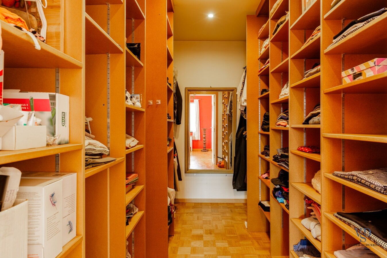 Ruim en eigentijds wonen. 