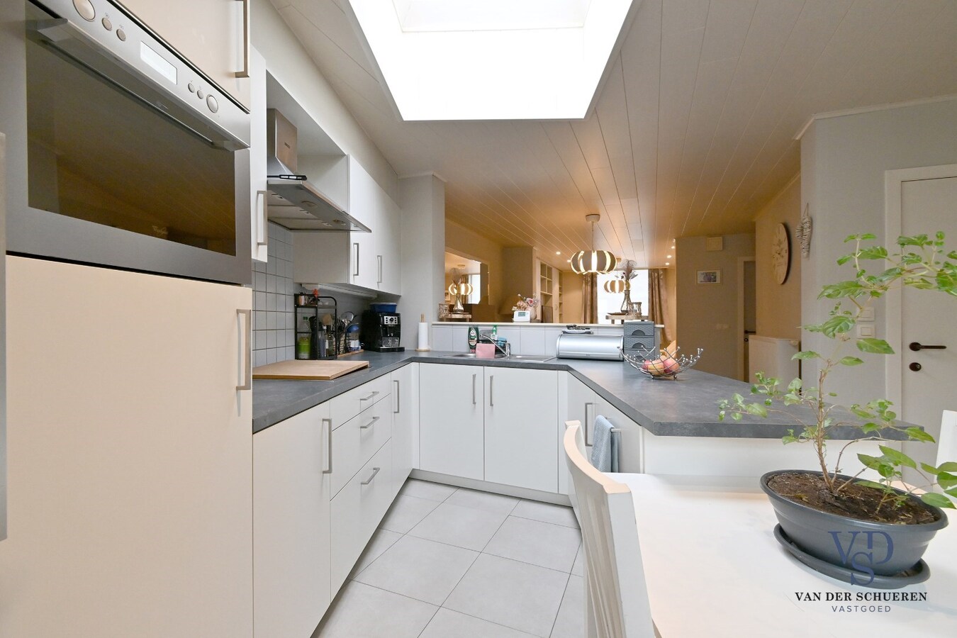 Gezellige woning (met garage achteraan). 