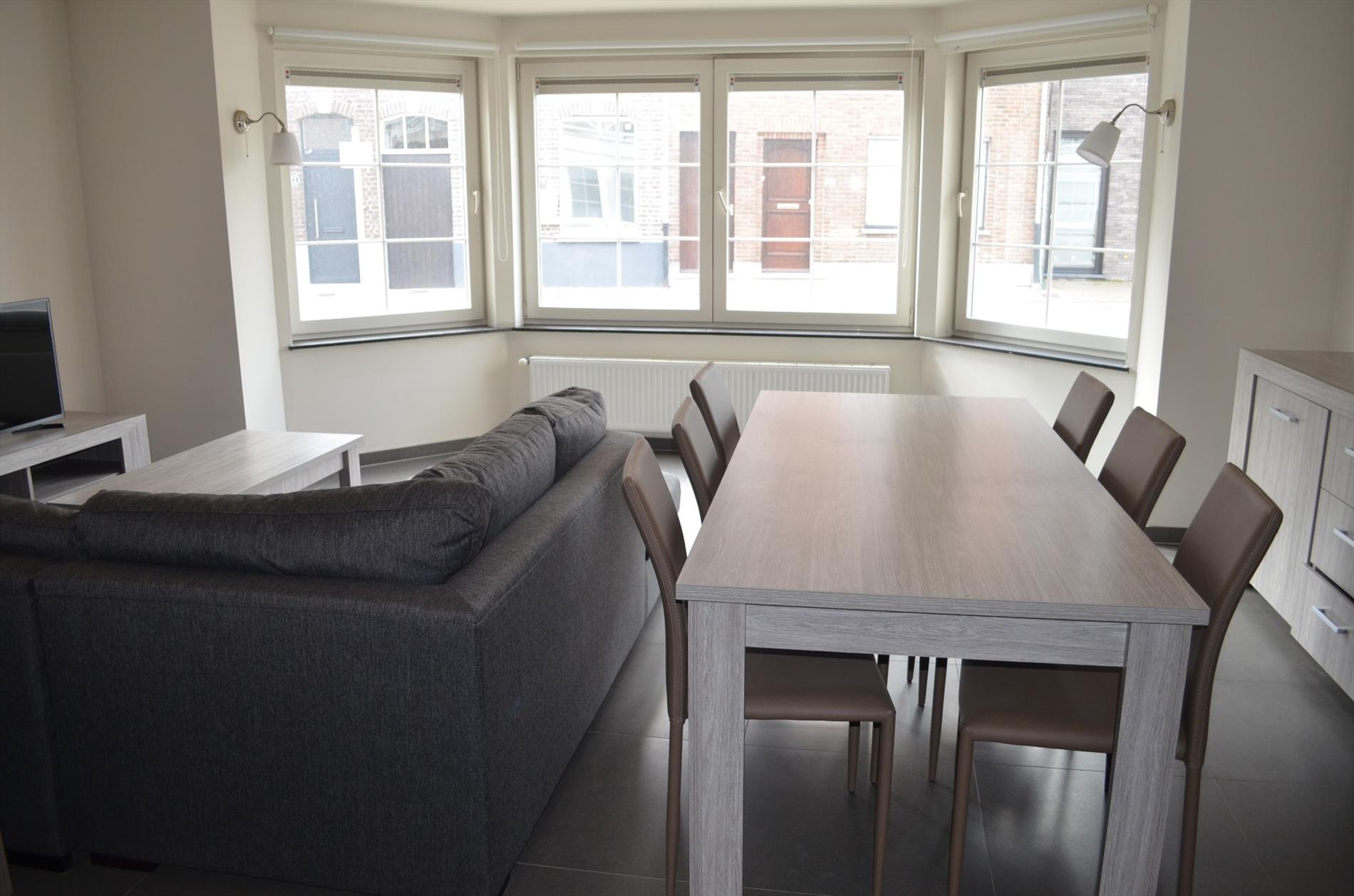 Gelijkvloers appartement met 2 slpks, terras, tuin en garage te Maldegem 