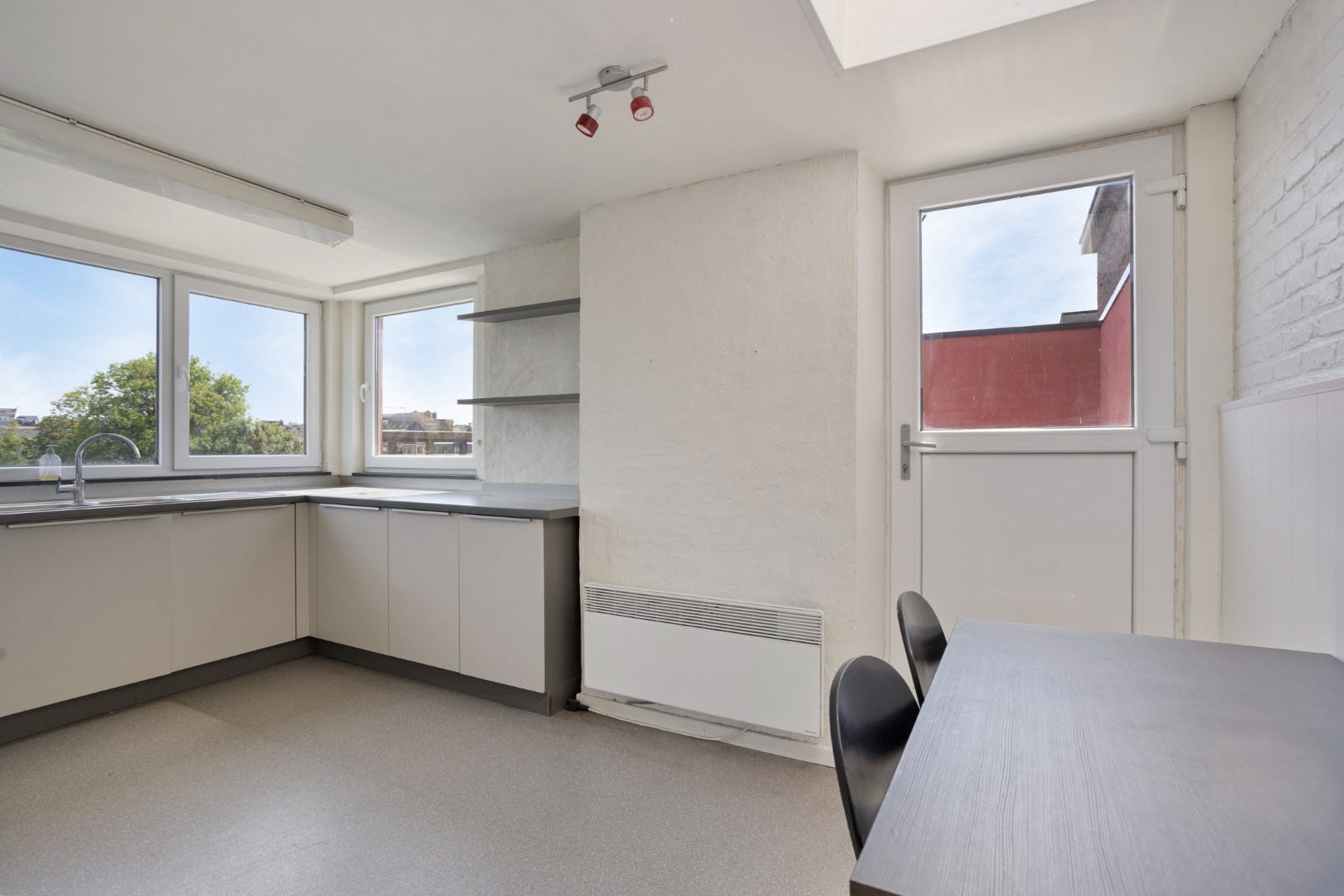 Centraal gelegen appartement met 2 slaapkamers en groot terras in Leuven 