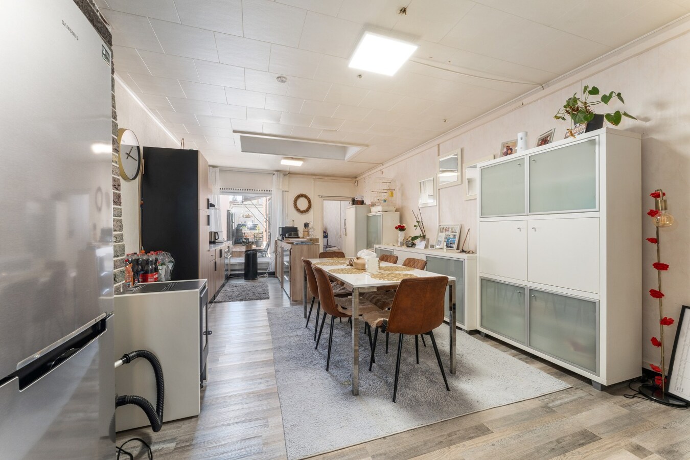 Centrale rijwoning met drie slaapkamers en terras in hartje Roeselare 