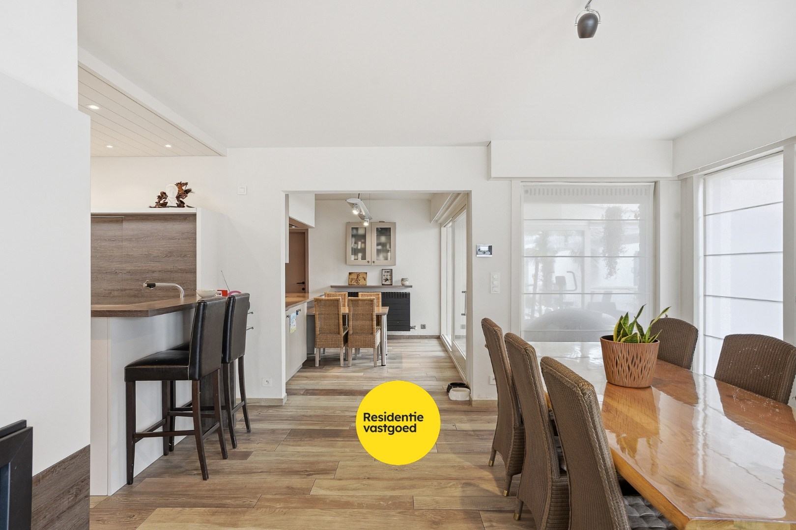 Volledig instapklare bungalow met praktijkruimte 