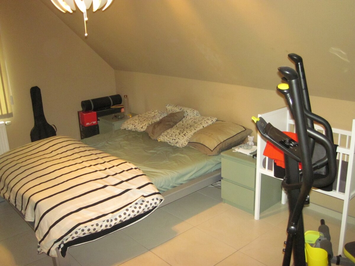 Aangename gezinswoning (Half Open Bebouwing). 