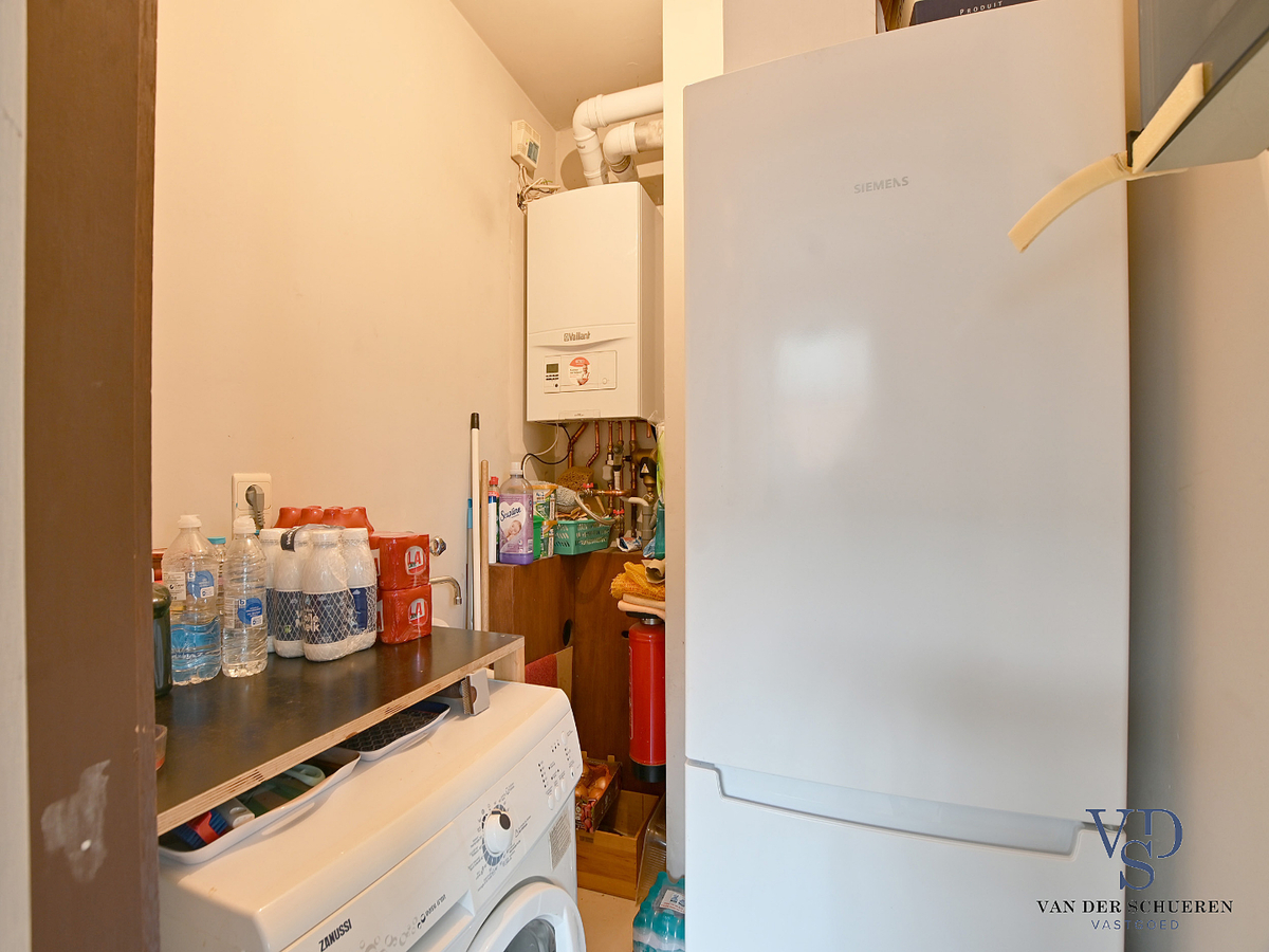 Tijdloos, ruim 1-slpk-appartement mét garagebox te centrum Gavere 