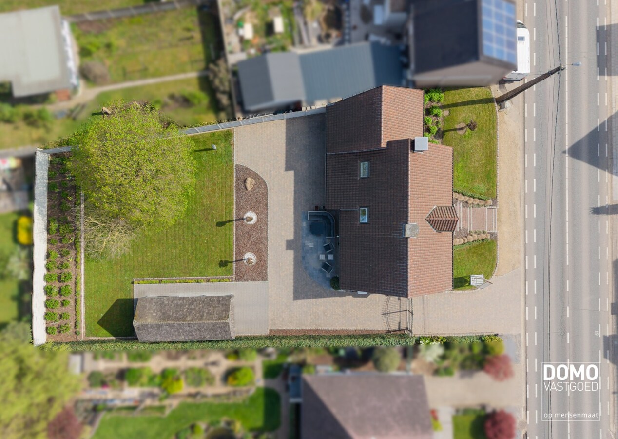 Karaktervolle en ruime gezinswoning in pastorij-/fermettestijl met prachtige tuin en 4 slaapkamers in het groene Kortessem 