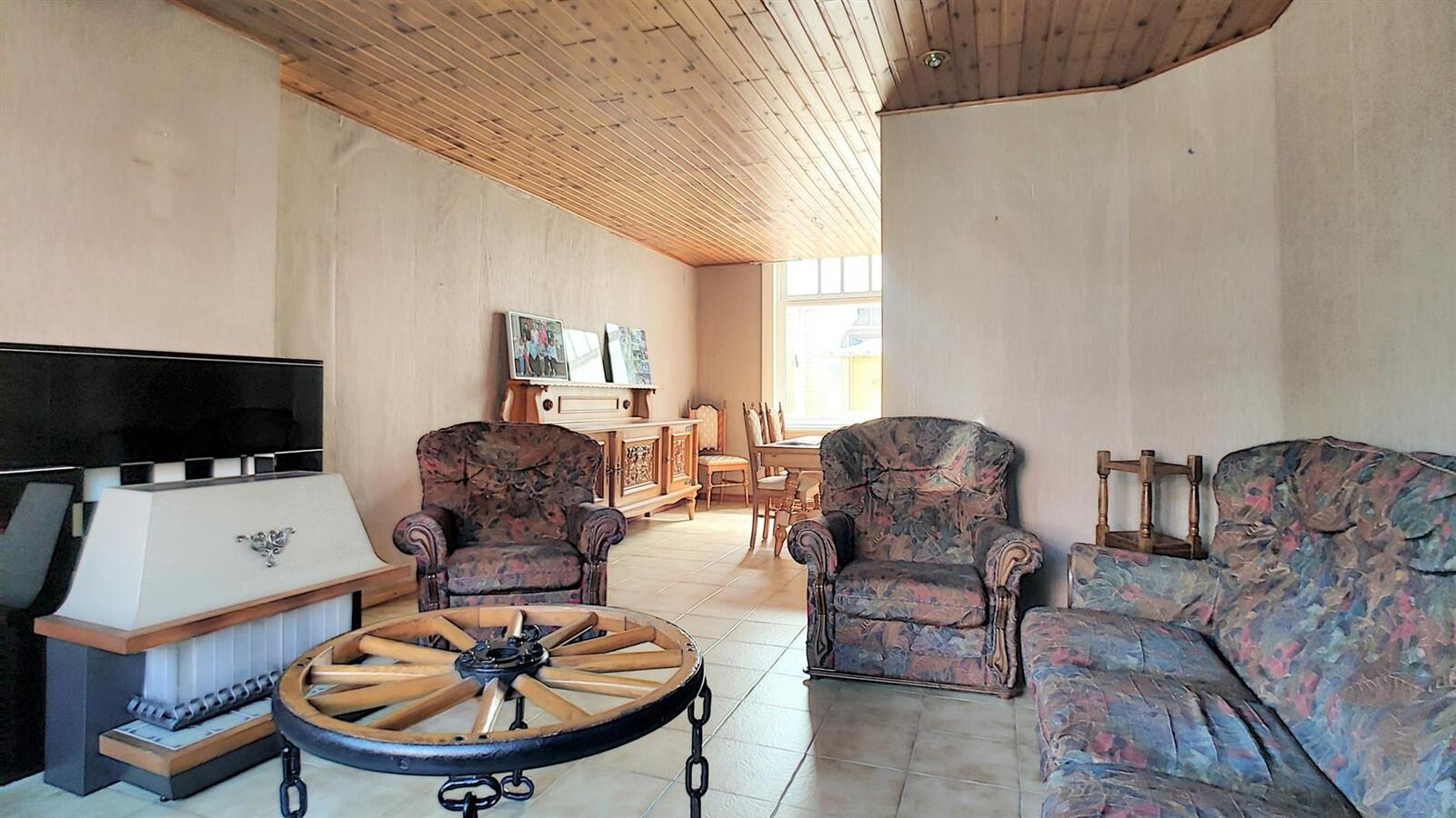 Te renoveren woning met dubbele garage en oprit- Zeebrugge 