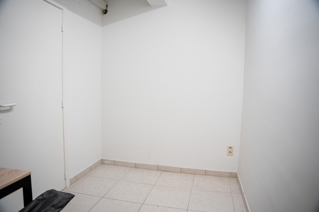 Instapklare handelsruimte met commerciële topligging in het hart van Geel 