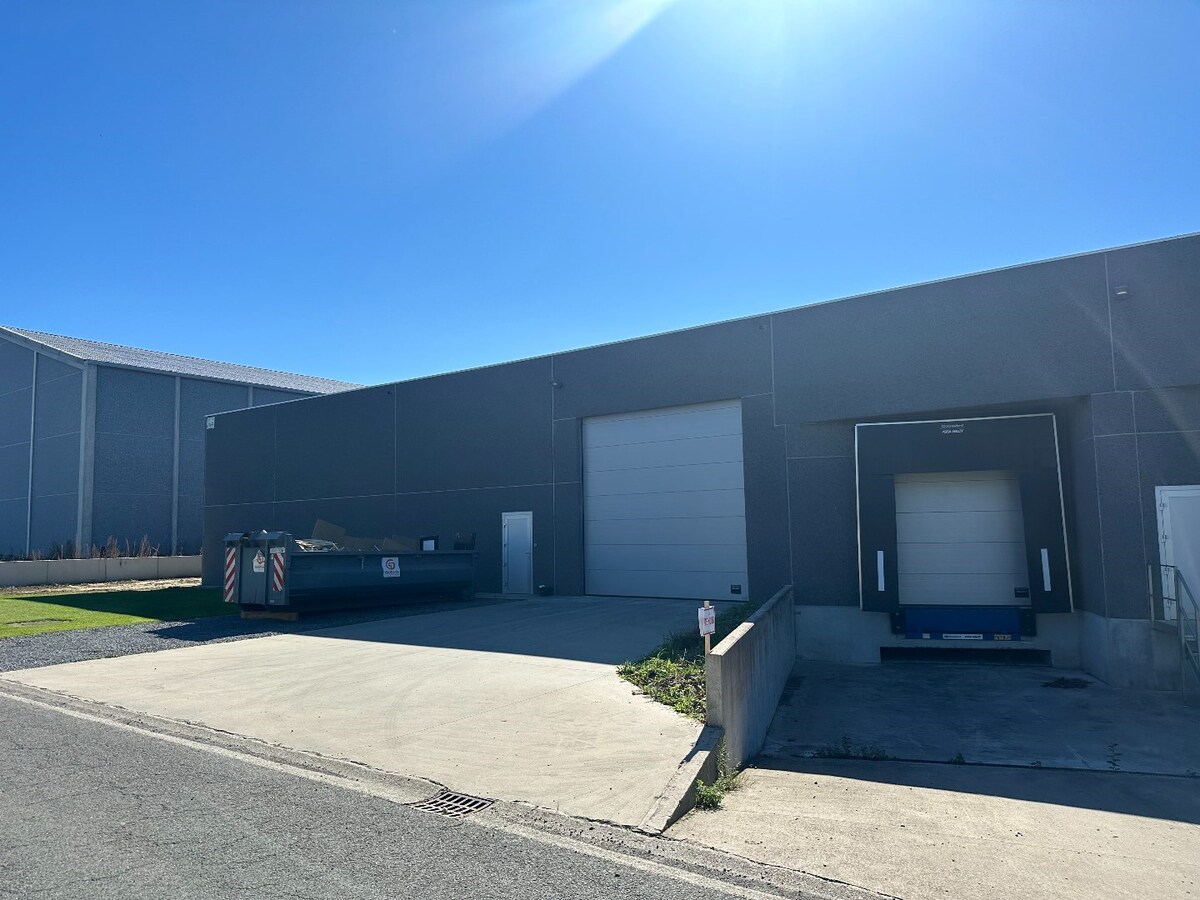 Loods van 500m² op industrieterrein van Houthulst 