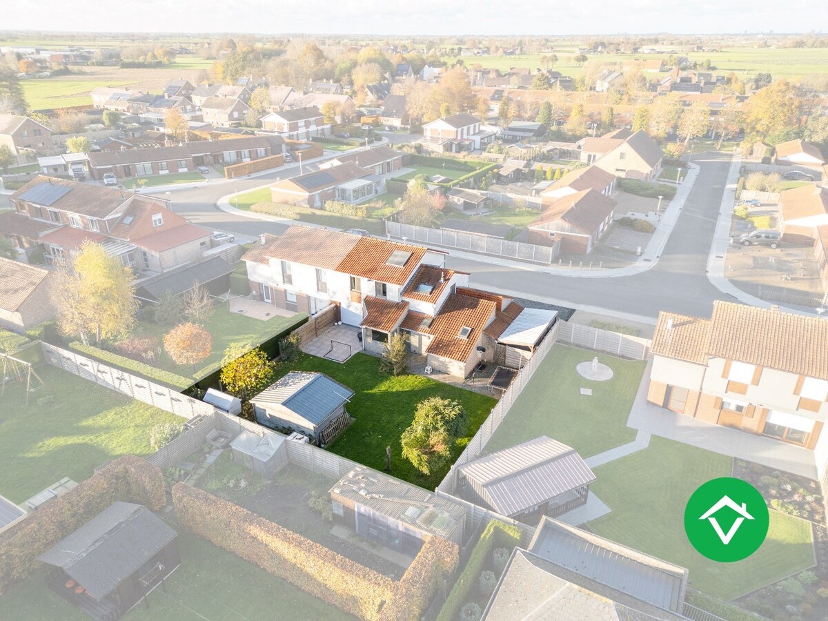 Woning met 5 slaapkamers en tuin in rustige wijk te Koekelare 