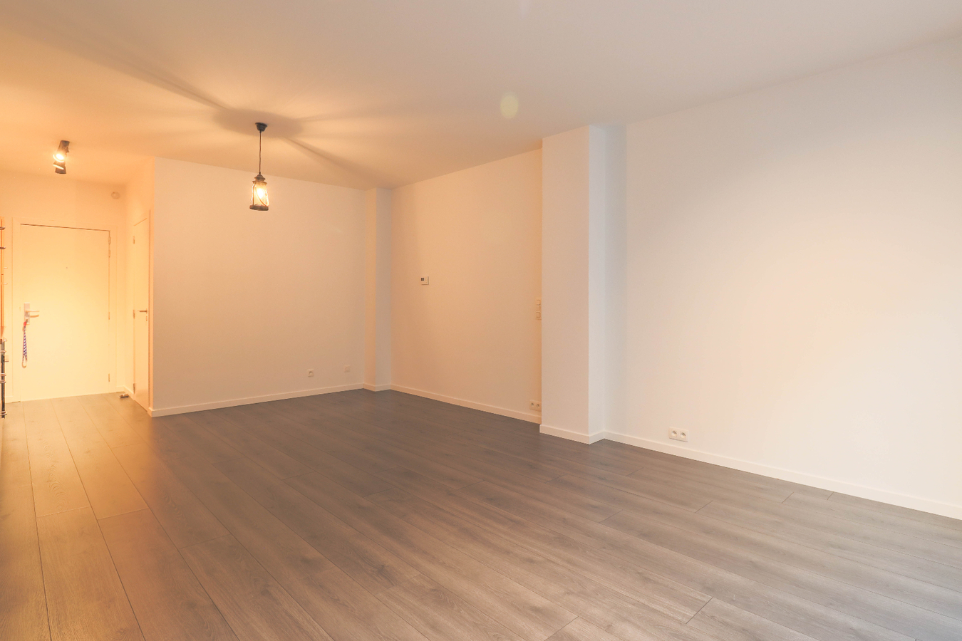 lichtrijke studio te koop perfect als investering of eigenwoonst. 