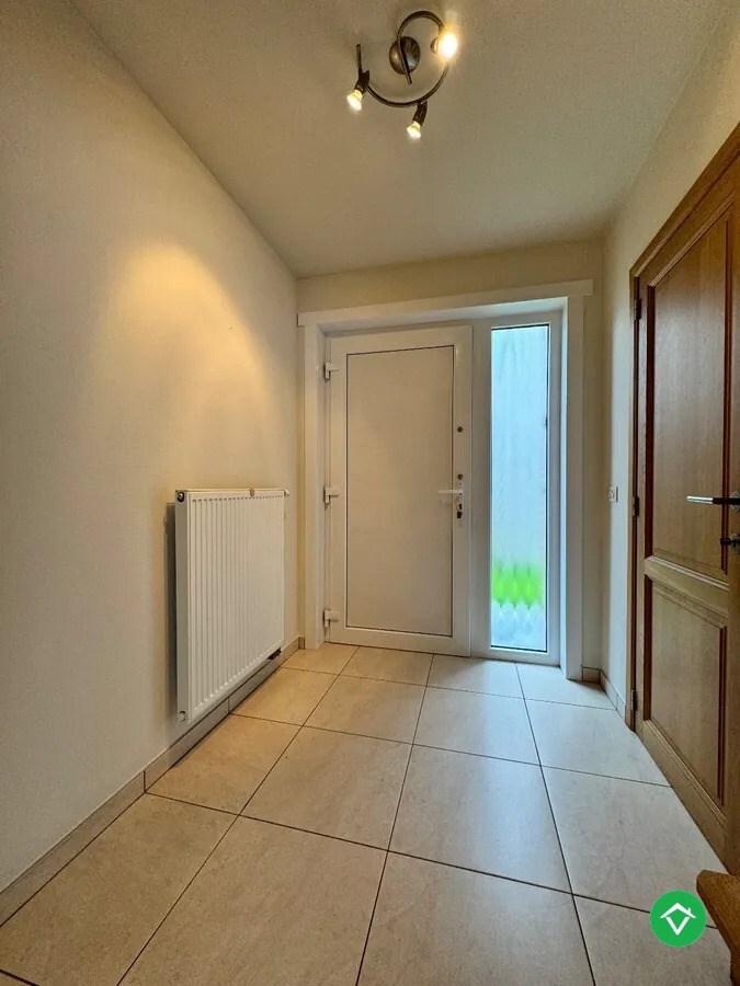 Alleenstaande woning met 3 slaapkamers en garage te Koekelare 