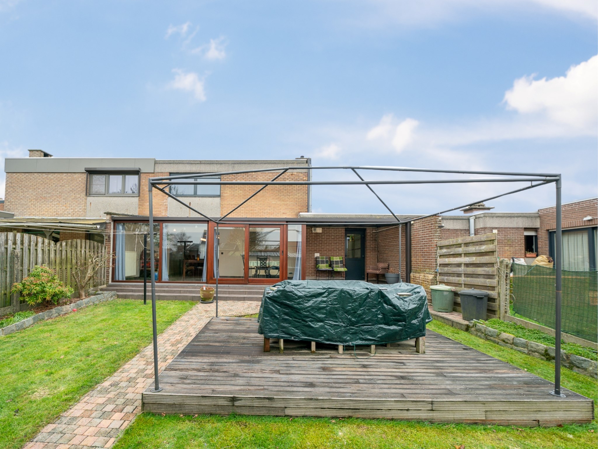 Instapklare woning met 3 kamers, terras en tuin 